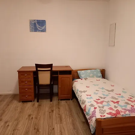 U Podnoza Zamku Chojnik *