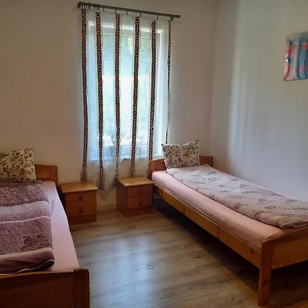 U Podnoza Zamku Chojnik Apartmán