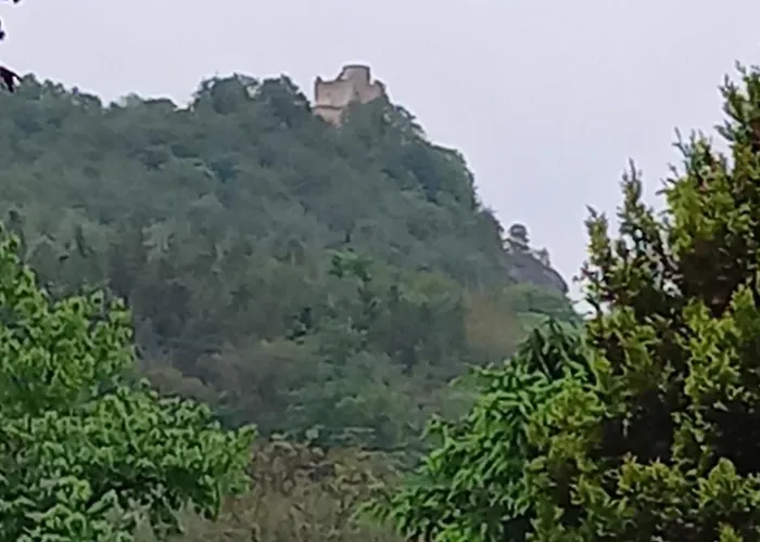 U Podnoza Zamku Chojnik