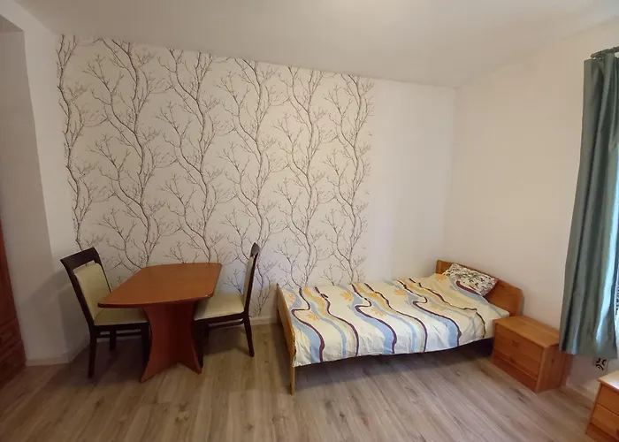 U Podnoza Zamku Chojnik Jelenia Góra